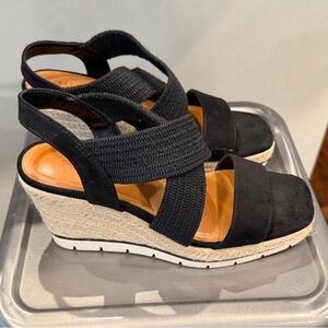 Kelly & Katie Black Sandals - Women’s Size 8M